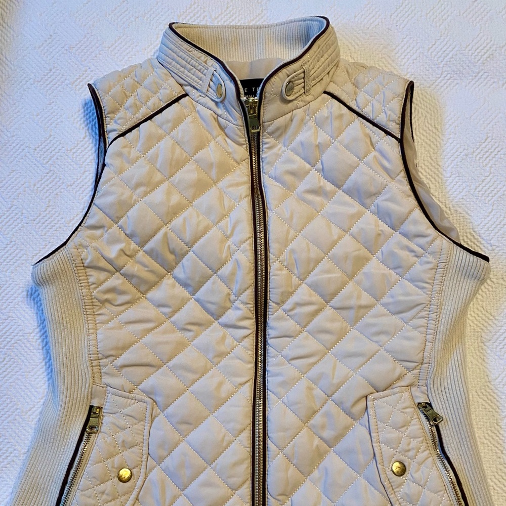 Women’s smalll beige vest